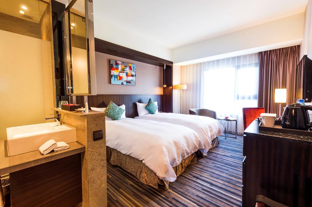 In Sky Hotel Taichung Exterior photo