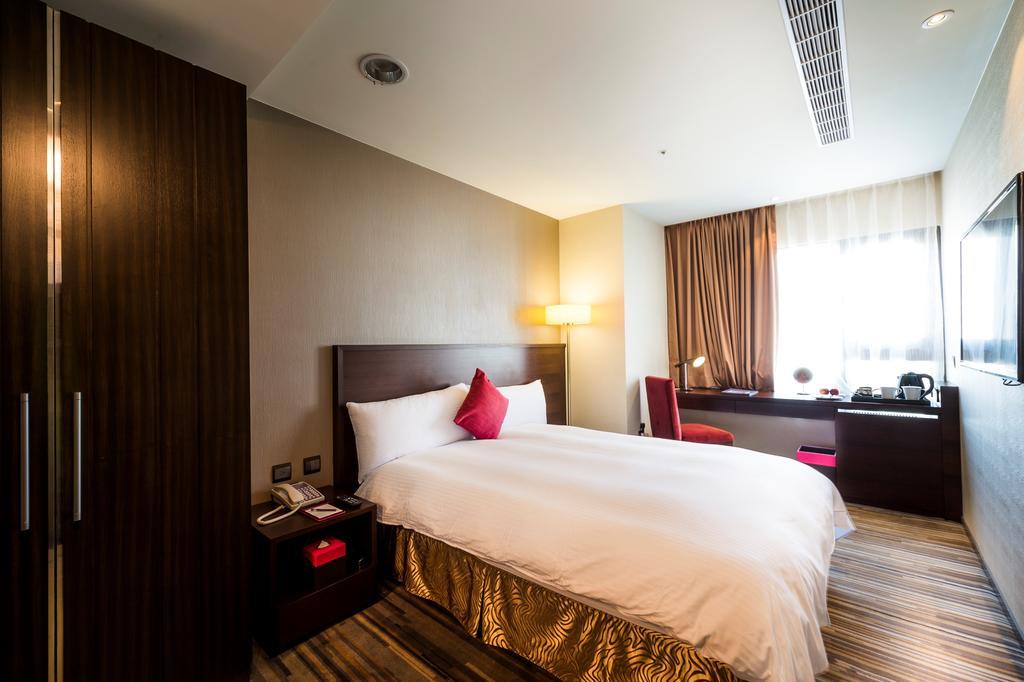 In Sky Hotel Taichung Exterior photo