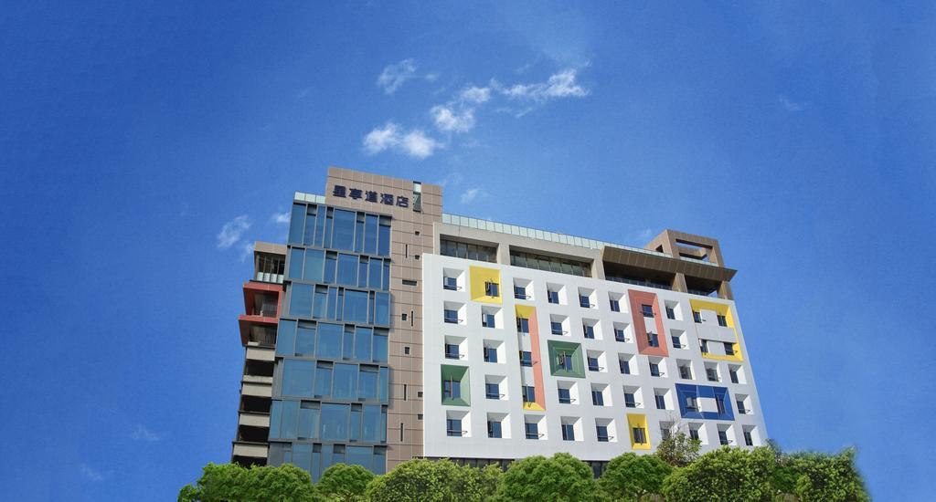 In Sky Hotel Taichung Exterior photo
