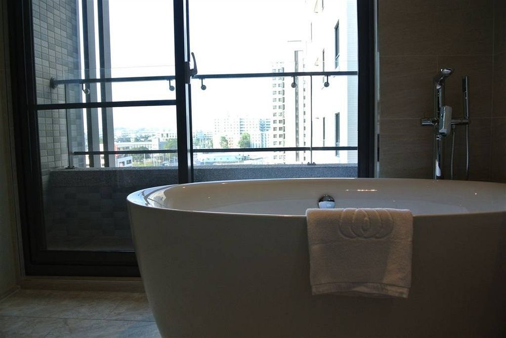 In Sky Hotel Taichung Exterior photo